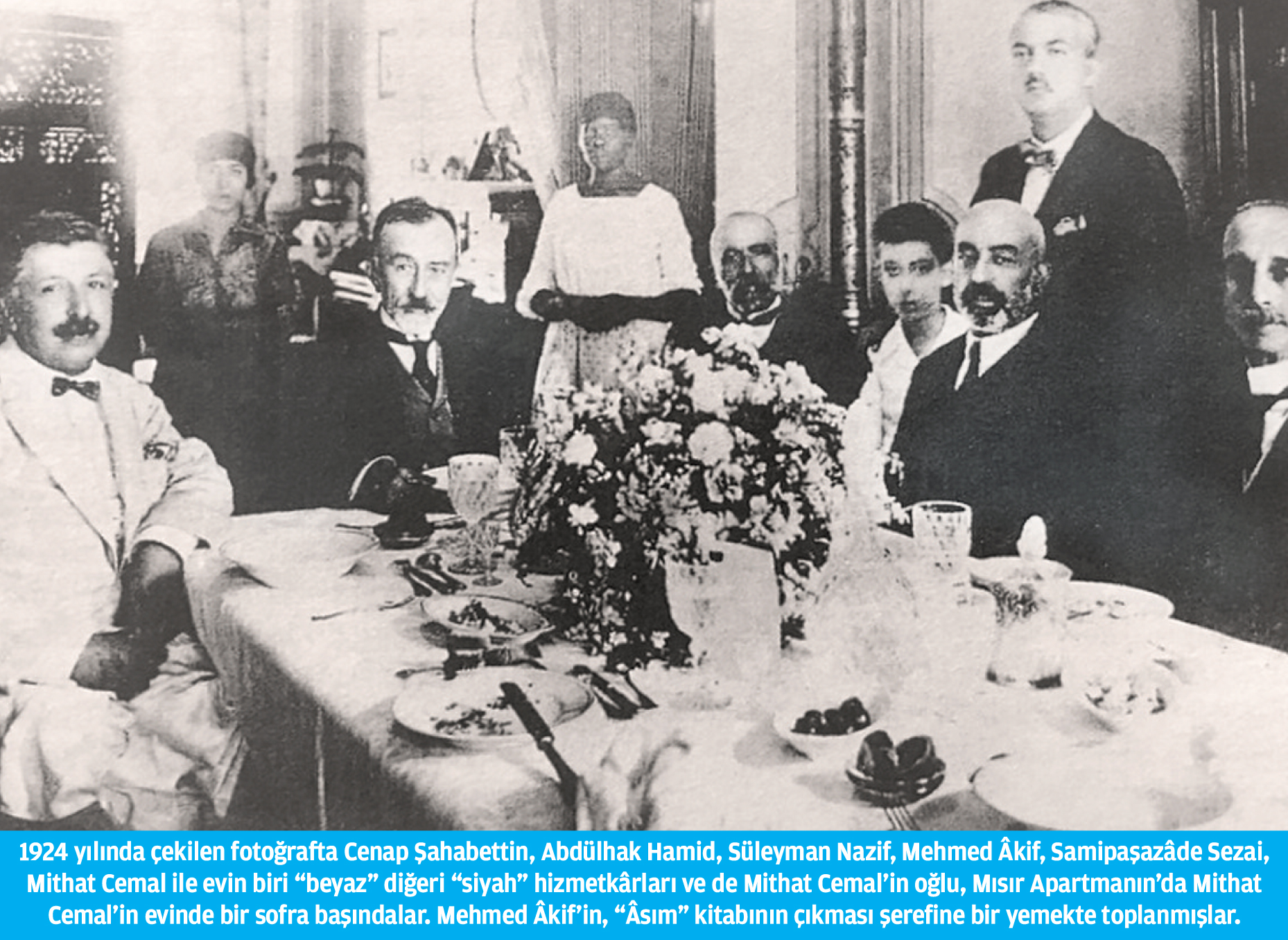 Akif dostlarıyla_a64ef054cd9f9d4b45d8377d83b60c17.jpg